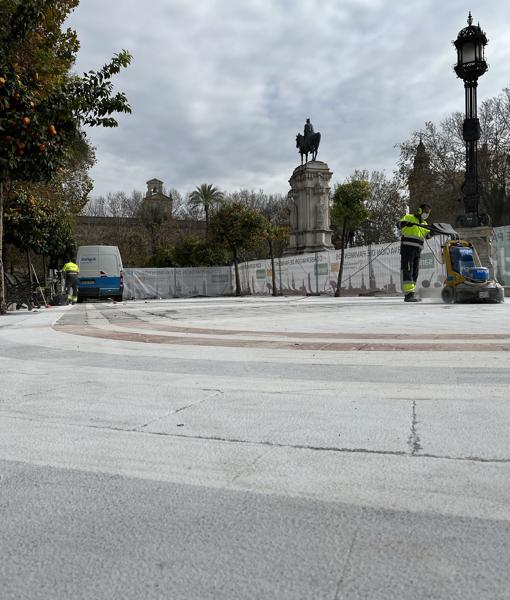 Obras en el pavimento de la Plaza Nueva para evitar los resbalones