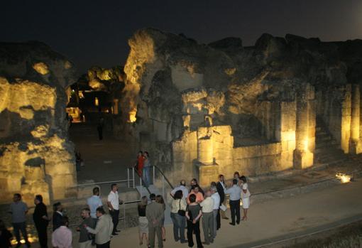 Engranajes Culturales organiza una visita a Itálica por San Valentín