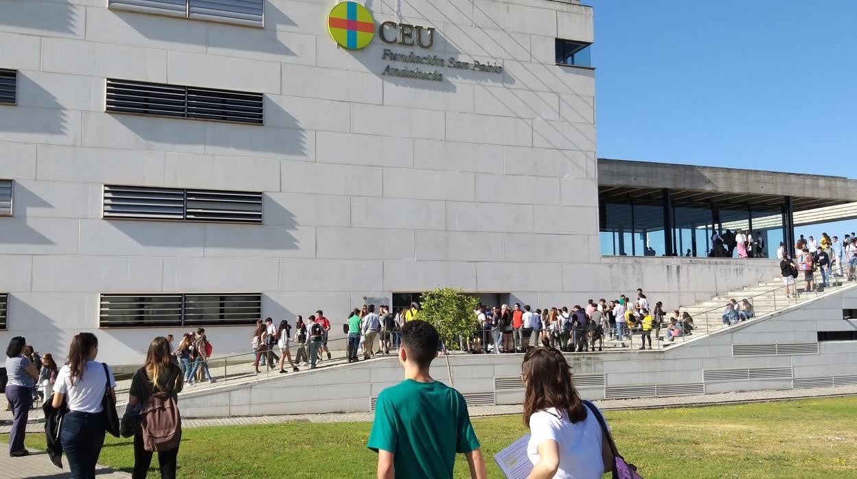 Luz verde a la puesta en marcha de la Universidad CEU Fernando III en Sevilla