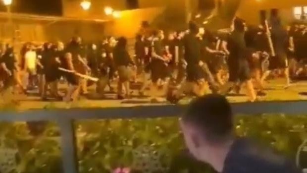 La Policía vigila la llegada a Sevilla de 400 ultras violentos por el partido de este jueves