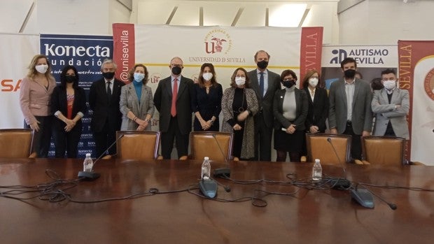 Presentan la Cátedra de Autismo de la Universidad de Sevilla y el Proyecto TalentUS para los estudiantes