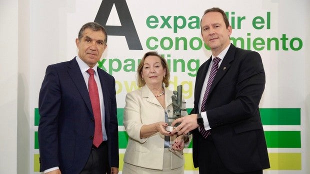 La UNIA entrega el premio Concha Caballero a la magistrada Begoña Rodríguez