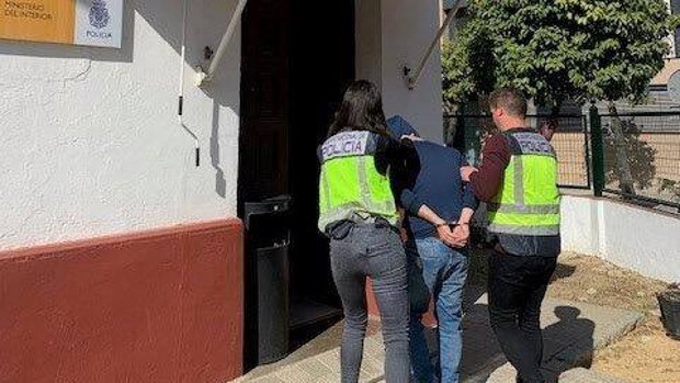 Detenido un miembro de una banda con más de veinte robos a ancianos en cajeros de Sevilla