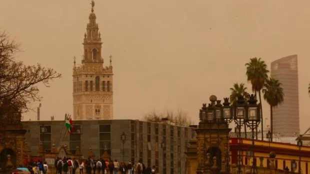 El tiempo en Sevilla: la calima provoca que la calidad del aire sea «extremadamente desfavorable»