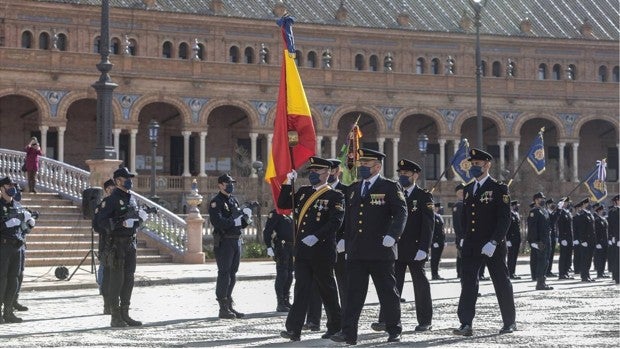 La Justicia obliga a Interior a informar de cuántos puestos se cubren a dedo en la Policía Nacional