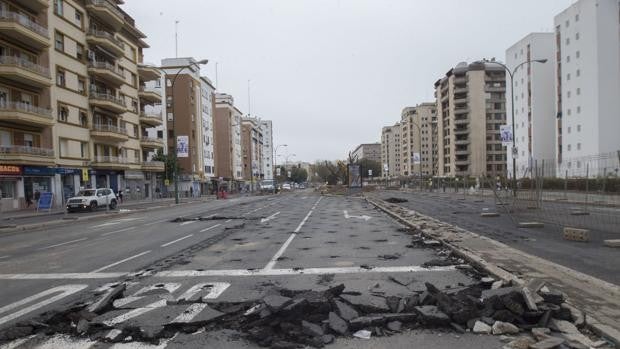 Los comerciantes del barrio sevillano de Nervión, indignados por las obras del Metrocentro