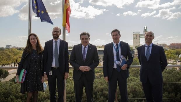 El vicepresidente de la Comisión Europea visita la sede del JRC en Sevilla