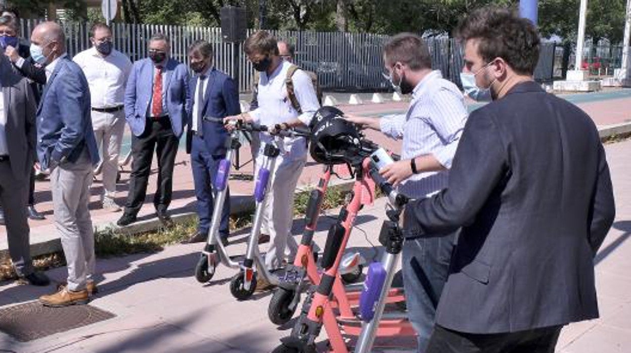 Usuarios del servicio de patinetes de alquiler