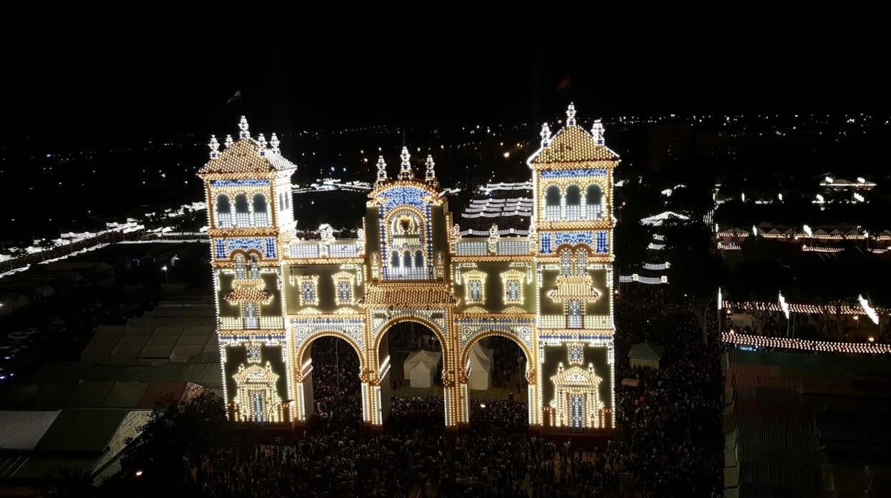 Alumbrado de la portada de la Feria