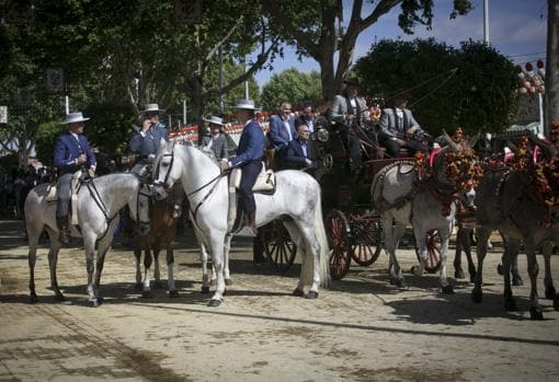 Paseo de caballos en la Feria de Abril de Sevilla 2022
