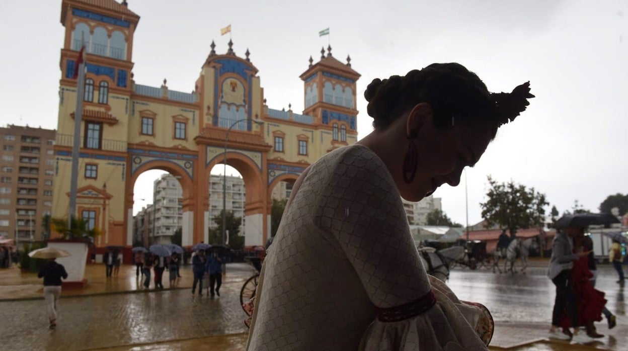 La lluvia ha vuelto a estropear la tarde en el real