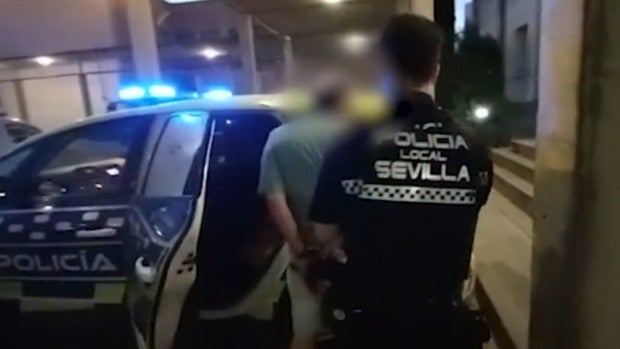 Detienen a un hombre que atropelló a su amigo con el que discutió tras una tarde de copas en Sevilla