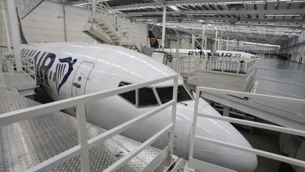 Ryanair pone el hangar de Sevilla en 'cuarentena' para ver si es viable