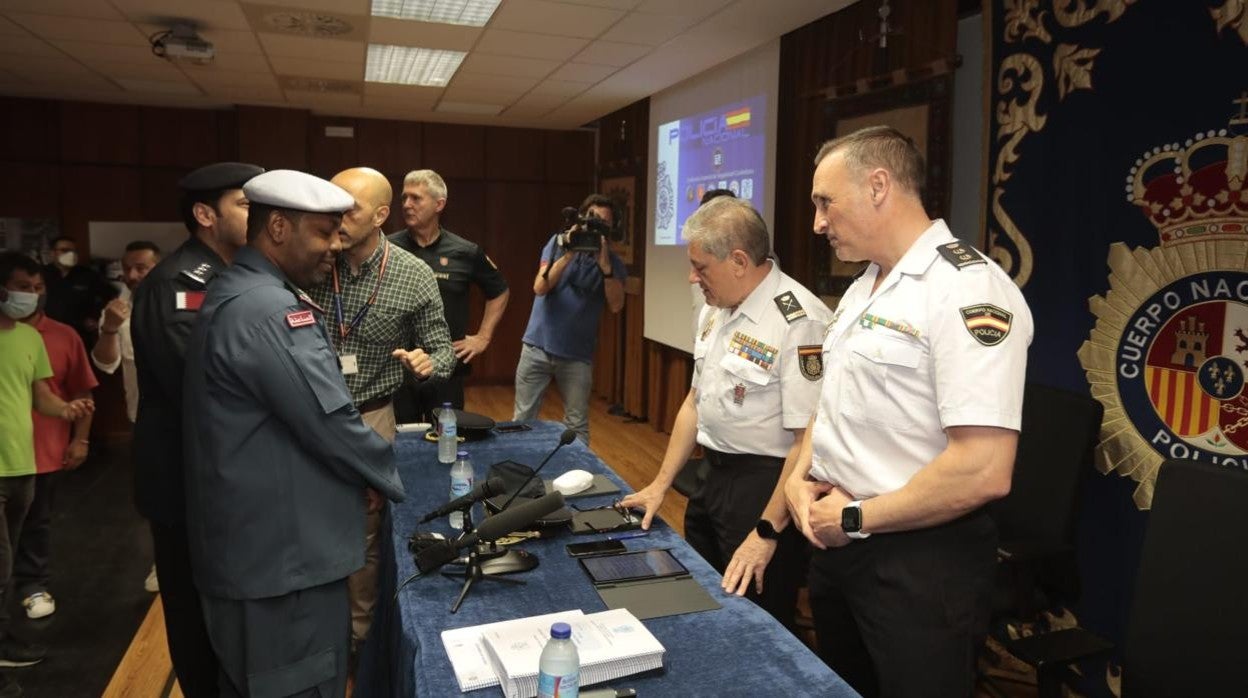 Un momento de la rueda de prensa ofrecida por la Policía