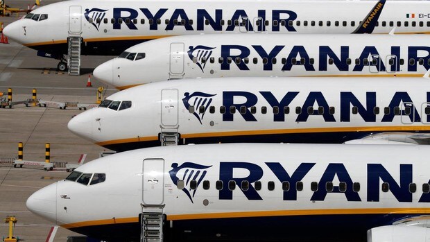 Ryanair busca tripulantes de vuelo para su base en el aeropuerto de Sevilla
