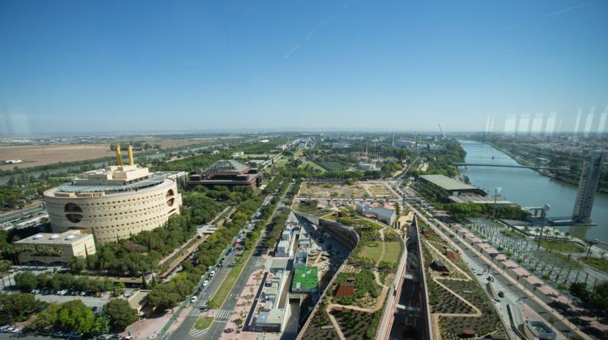 Imagen aérea de la Cartuja en la que se ve el solar del futuro Liceo Francés