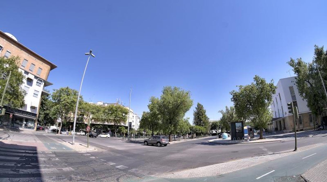 Plaza de San Martín de Porres y esquina de la avenida de Coria