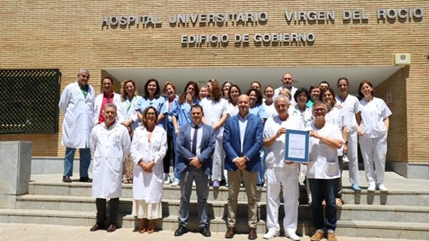 Medicina Interna del Hospital Virgen del Rocío obtiene la certificación de calidad sanitaria