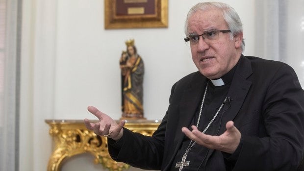 Monseñor Saiz Meneses: «Hay que deshacer los nudos que encallan la solución en Los Pajaritos»