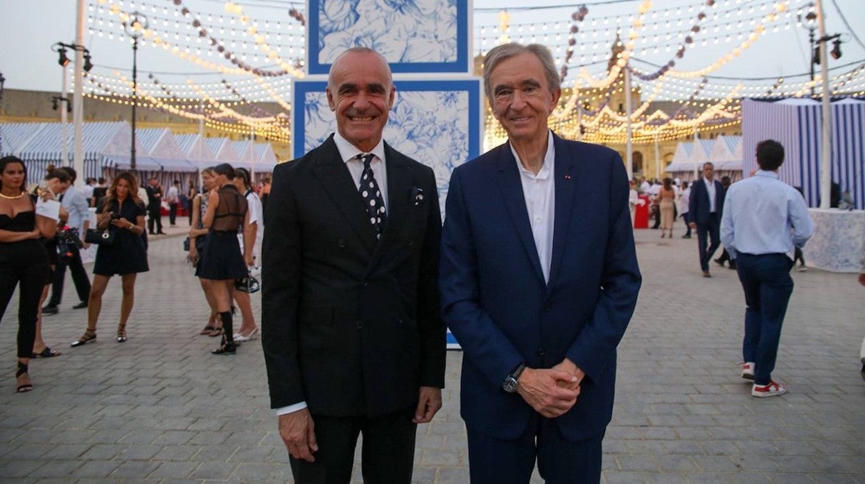 El alcalde de Sevilla, Antonio Muñoz, con Bernard Arnault, presidente de LVMH