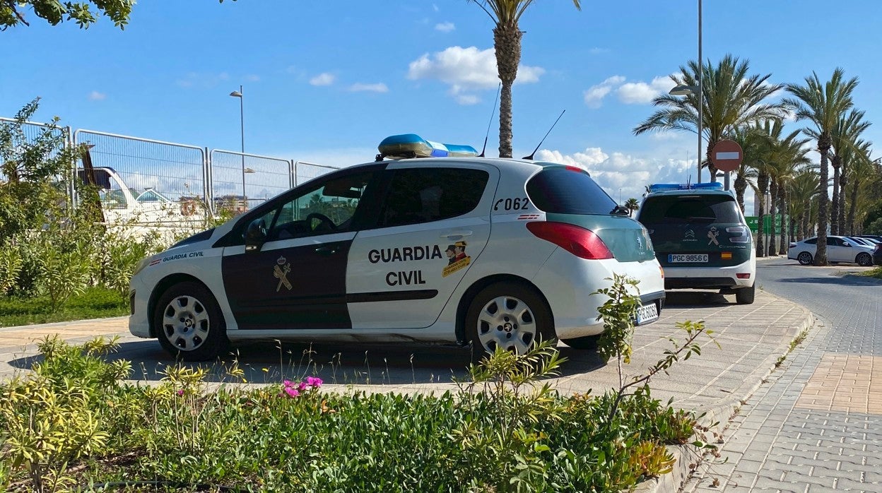 Un vehículo de la Guardia Civil