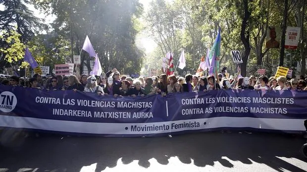 La primera gran movilización nacional contra las violencias machistas convocada por el movimiento feminista