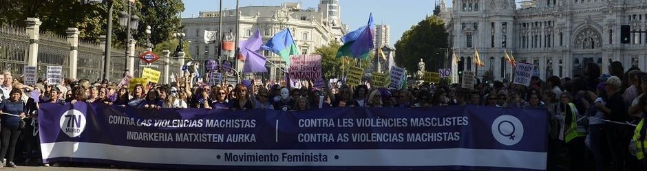 Miles de personas claman contra la violencia machista