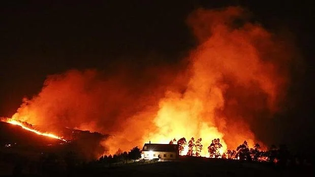 Imagen del Monte Igueldo, en San Sebastián, otra región del norte de España afectada por los incendios forestales durante este sábado