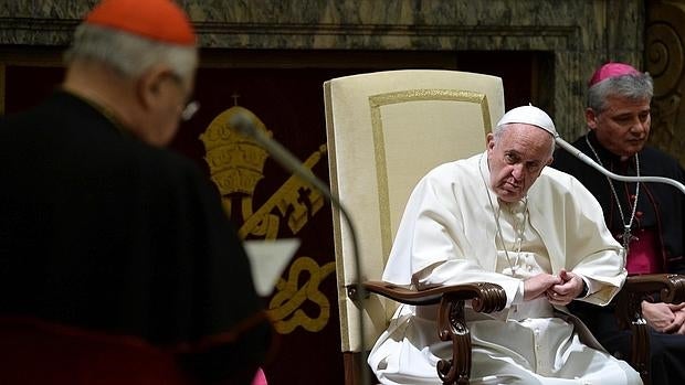 El Papa Francisco preside el tradicional encuentro navideño a los miembros de la Curia romana en el Vaticano