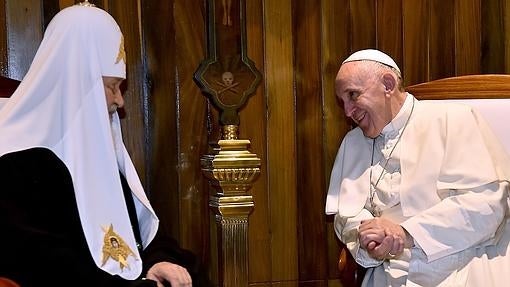 Kiril de Moscú y el Papa Francisco, en su encuentro privado en La Habana