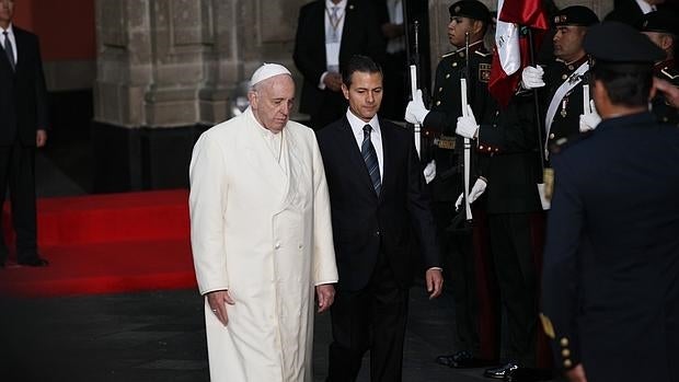 El Papa Francisco y Peña Nieto se reúnen en privado en el Palacio Nacional