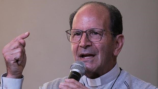 El padre Alejandro Solalinde recibe en su albergue a los inmigrantes provenientes de Centroamérica