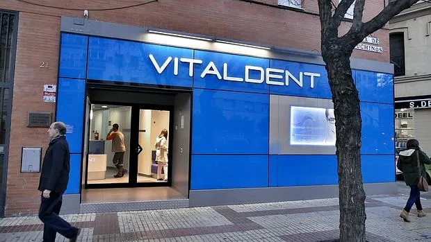 La cúpula de Vitaldent recibía cada año 17 millones en «B» de sus clínicas