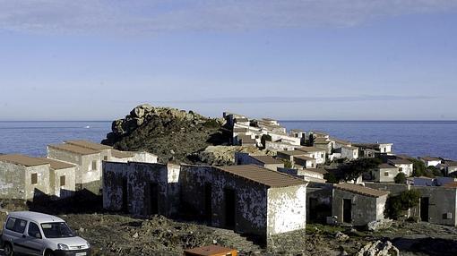 Pueblo de vacaciones que fue construido y demolido en el Cabo de Creus