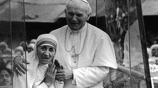 Juan Pablo II con la Madre Teresa en 1986