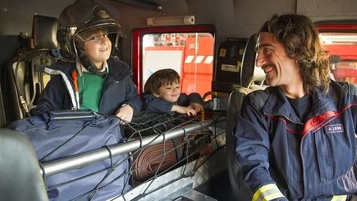 Andrés Lens es bombero de la Comunidad de Madrid en Alcalá de Henares