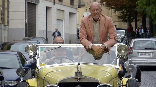 Norman Foster, uno de los arquitectos más creativos del mundo, a bordo de un Hispano Suiza de 1922