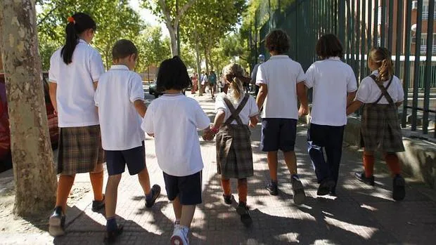 Alumnos de un colegio concertado en Vallecas (Madrid)