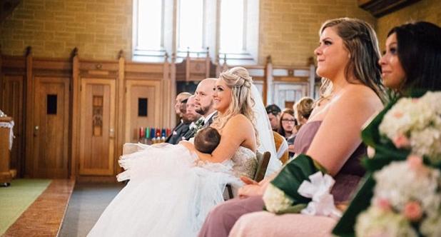 Novia y mamá: la foto de una madre dando el pecho a su hija en su boda emociona al mundo