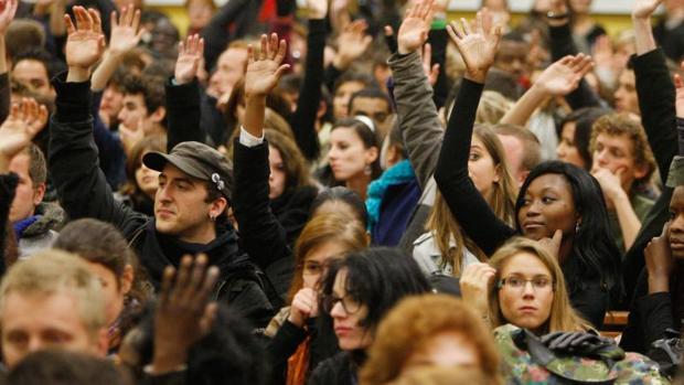 Los universitarios franceses no pagarán más el próximo curso por las matrículas universitarias