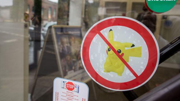 Detalle de un aviso de prohibición de usar Pokemon Go