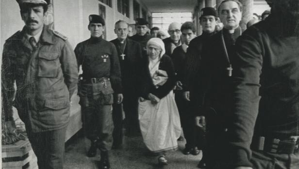 La Madre Teresa de Calcuta, a su llegada a Lima en 1989 para participar en la Congreso Internacional sobre la Reconciliación