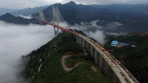 China construye el puente más alto del mundo