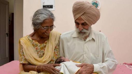 Daljinder Kaur junto a su marido y su hijo, Armaan