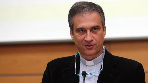 Dario Edoardo Viganò, un sacerdote milanés y director de la Secretaría de Comunicación
