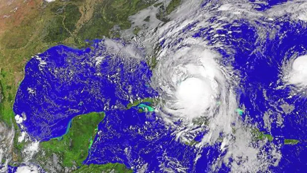 Imagen del huracán Matthew sobre Cuba