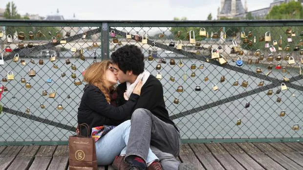 El Puente de las Artes de París, símbolo del amor en la capital francesa