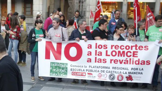 Concentración en Toledo para exigir la retirada de las reválidas y la derogación de la Lomce
