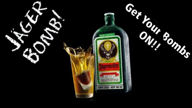 En internet se publicita así esta mezcla bomba: Jägermeister, un licor alemán de 51 hierbas, con una bebida energética, como el Red Bull