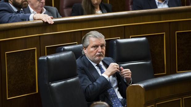 Méndez de Vigo comparecerá en el Congreso el día 30 para explicar los cambios en la Lomce